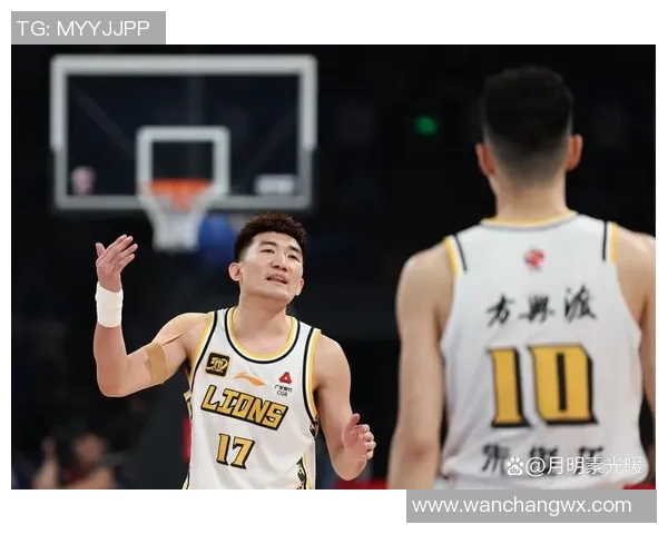 赛后分析：北京篮球队与重庆篮球队的战术对决与精彩瞬间回顾