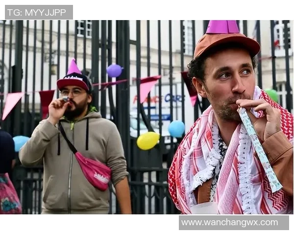 足球明星与马克龙的精彩对话:体育与政治的交汇点探讨 足球明星与马克龙的精彩对话:体育与政治的交汇点探讨