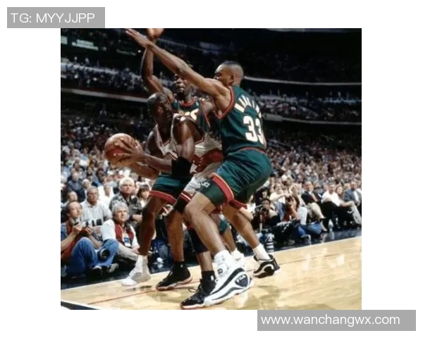 深圳篮球队包夹战术分析与成效评估探讨 深圳篮球队包夹战术分析与成效评估探讨